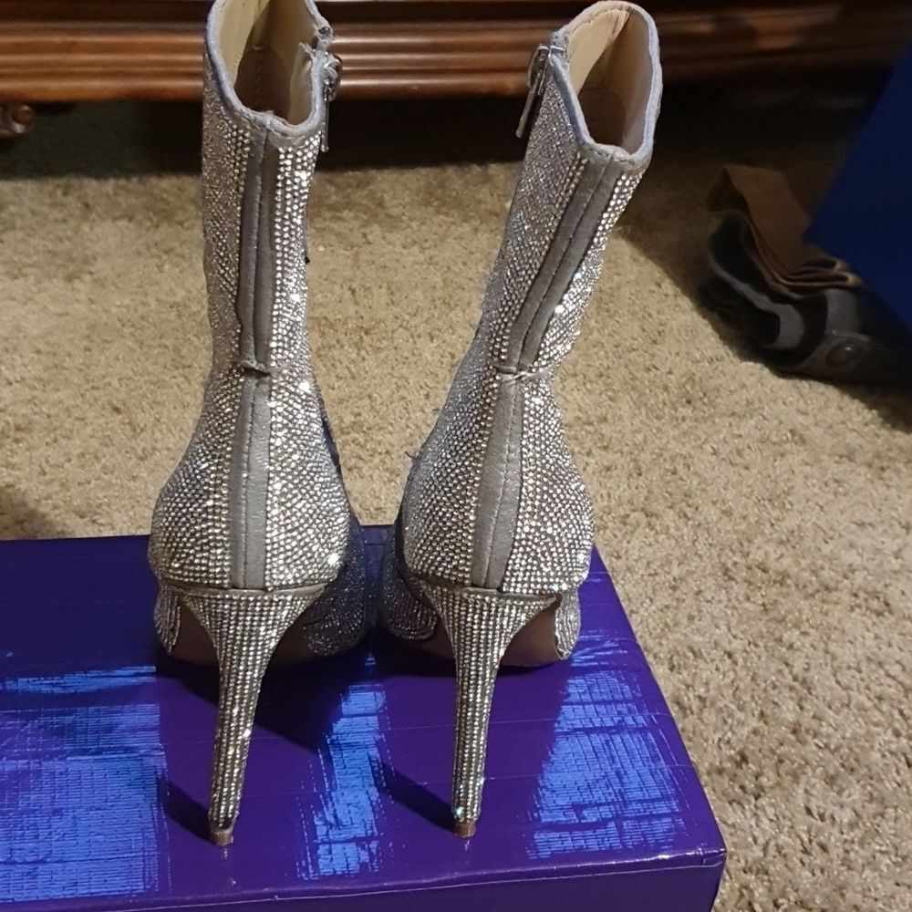 Steve Madden Winona Rhinestone Booties sz 6.5 - Picture 6 of 6